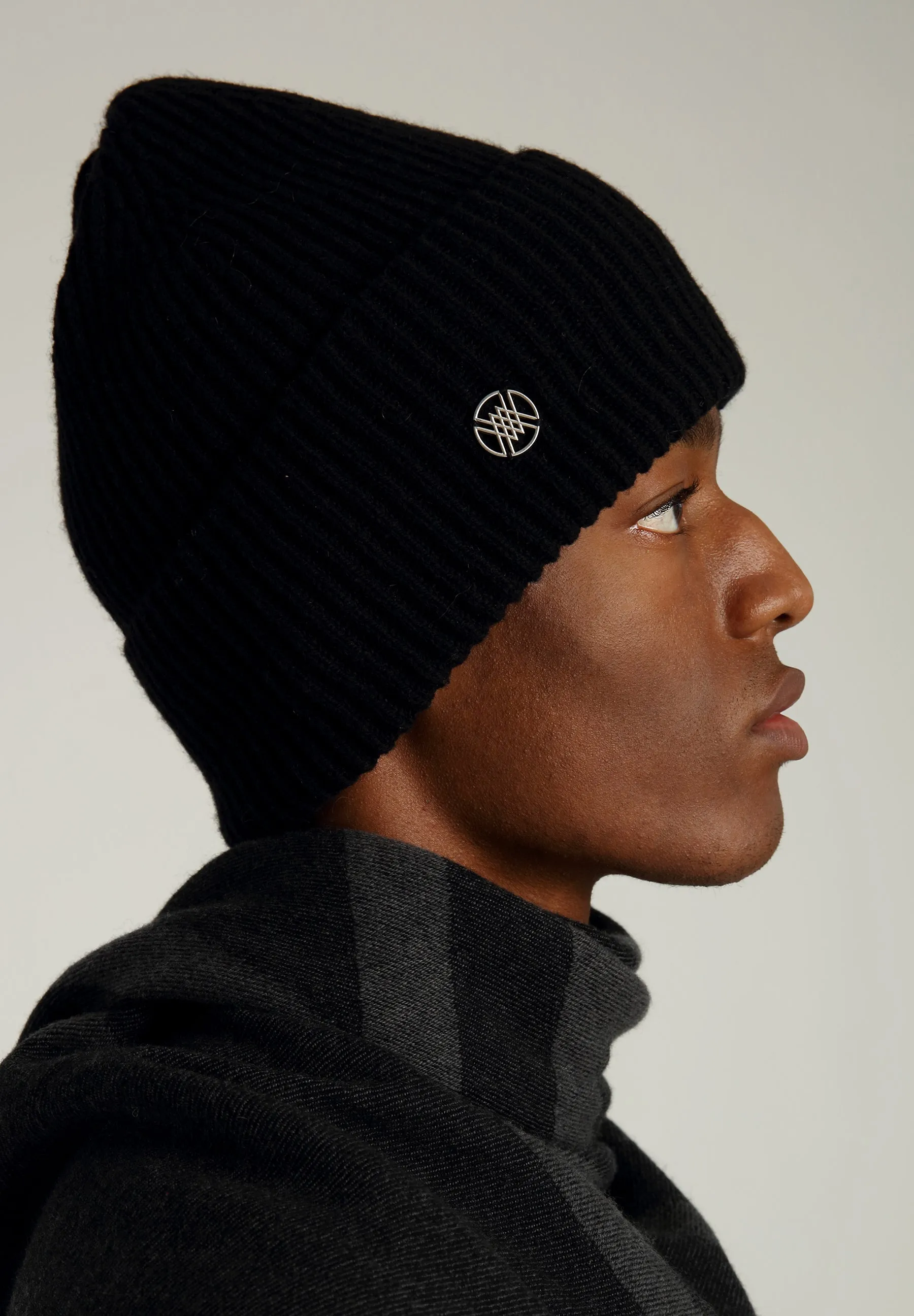 BERING CASHMERE BEANIE - Black