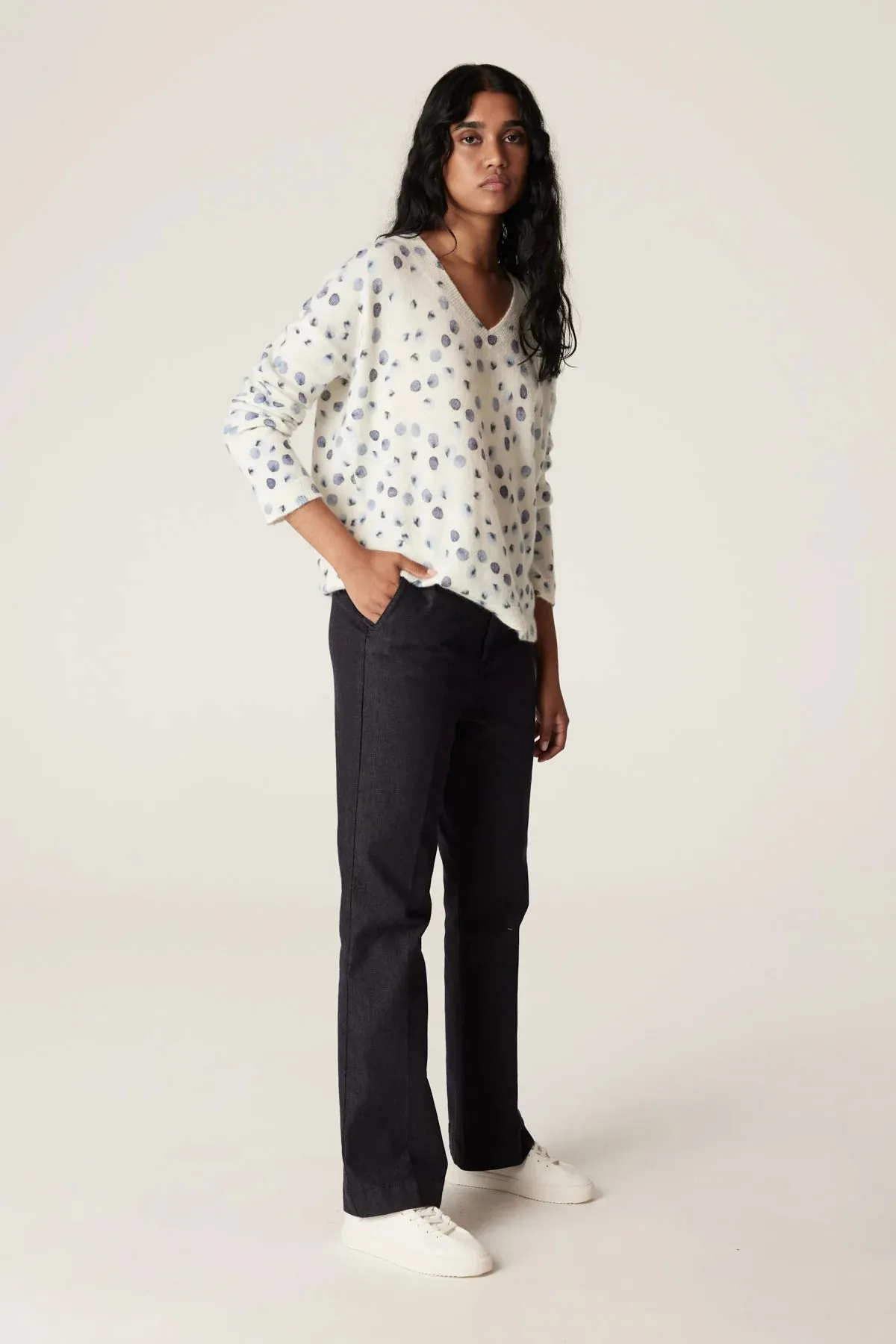 Cable Luna V Neck Jumper - Luna Spot