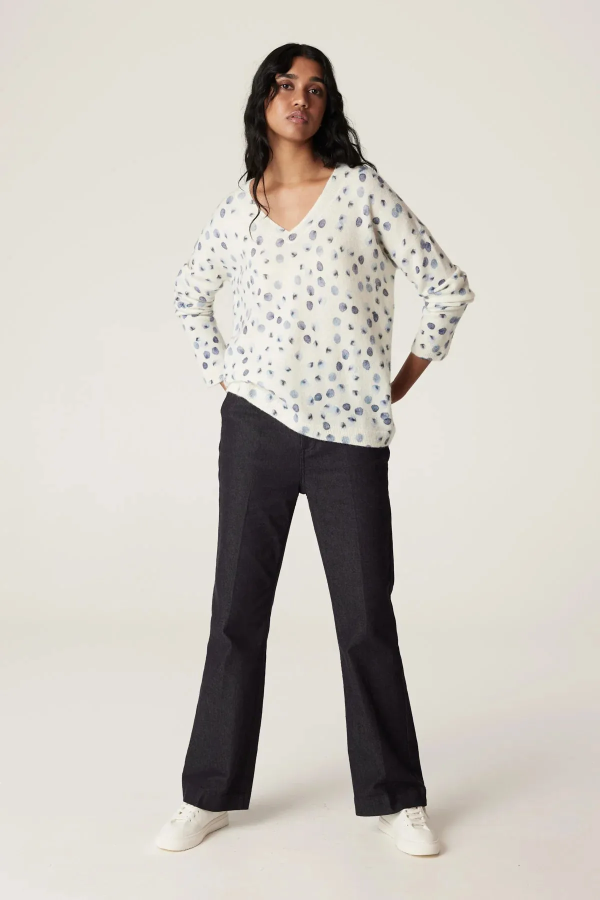 Cable Luna V Neck Jumper - Luna Spot