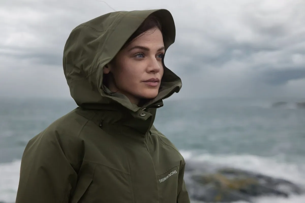 Didriksons Women&#x27;s Ilma Parka 8 Black | Buy Didriksons Women&#x27;s Ilma Parka 8 Black here | Outnorth