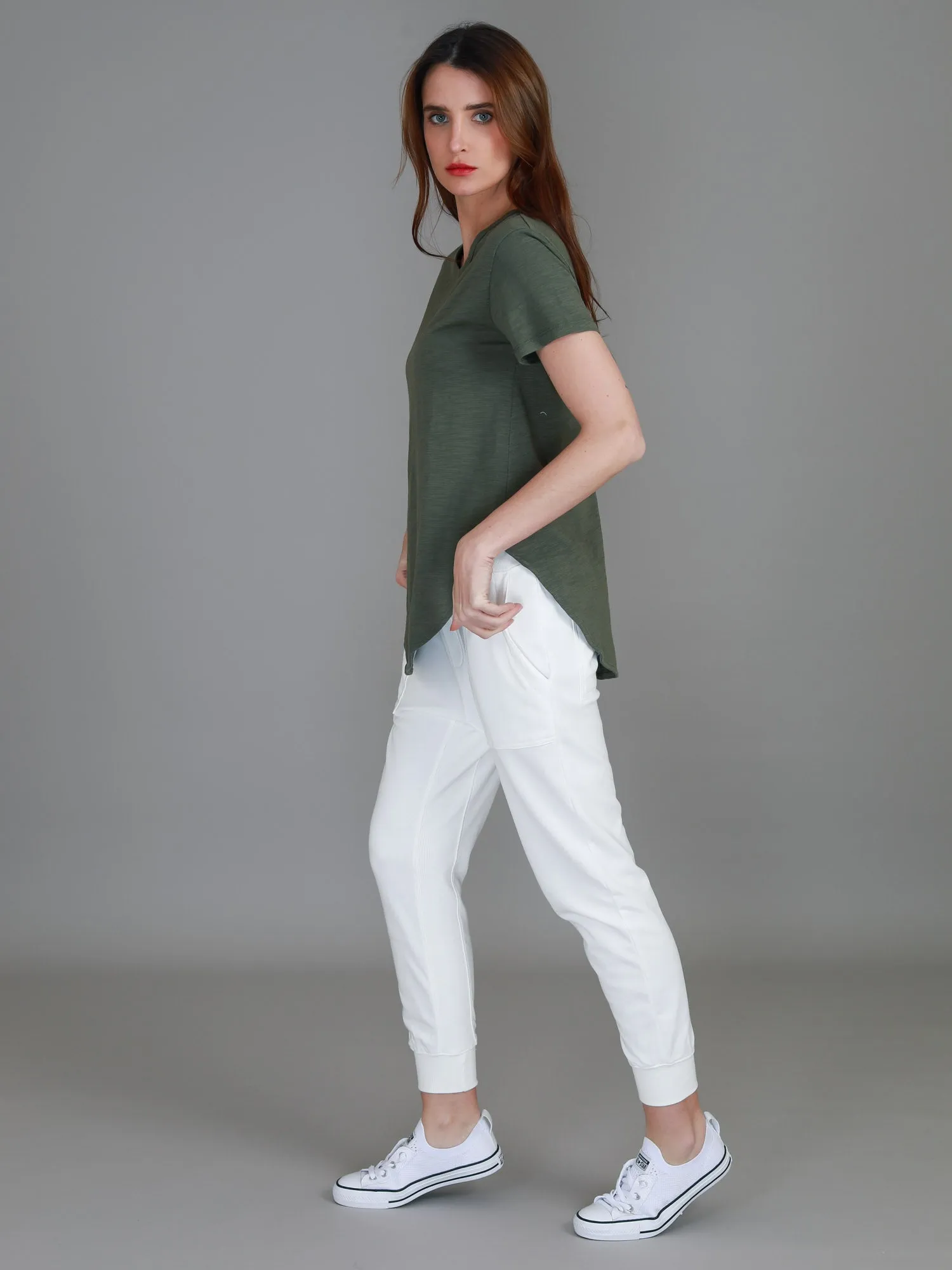 Elwood [-5cm] Curved Hem Tee