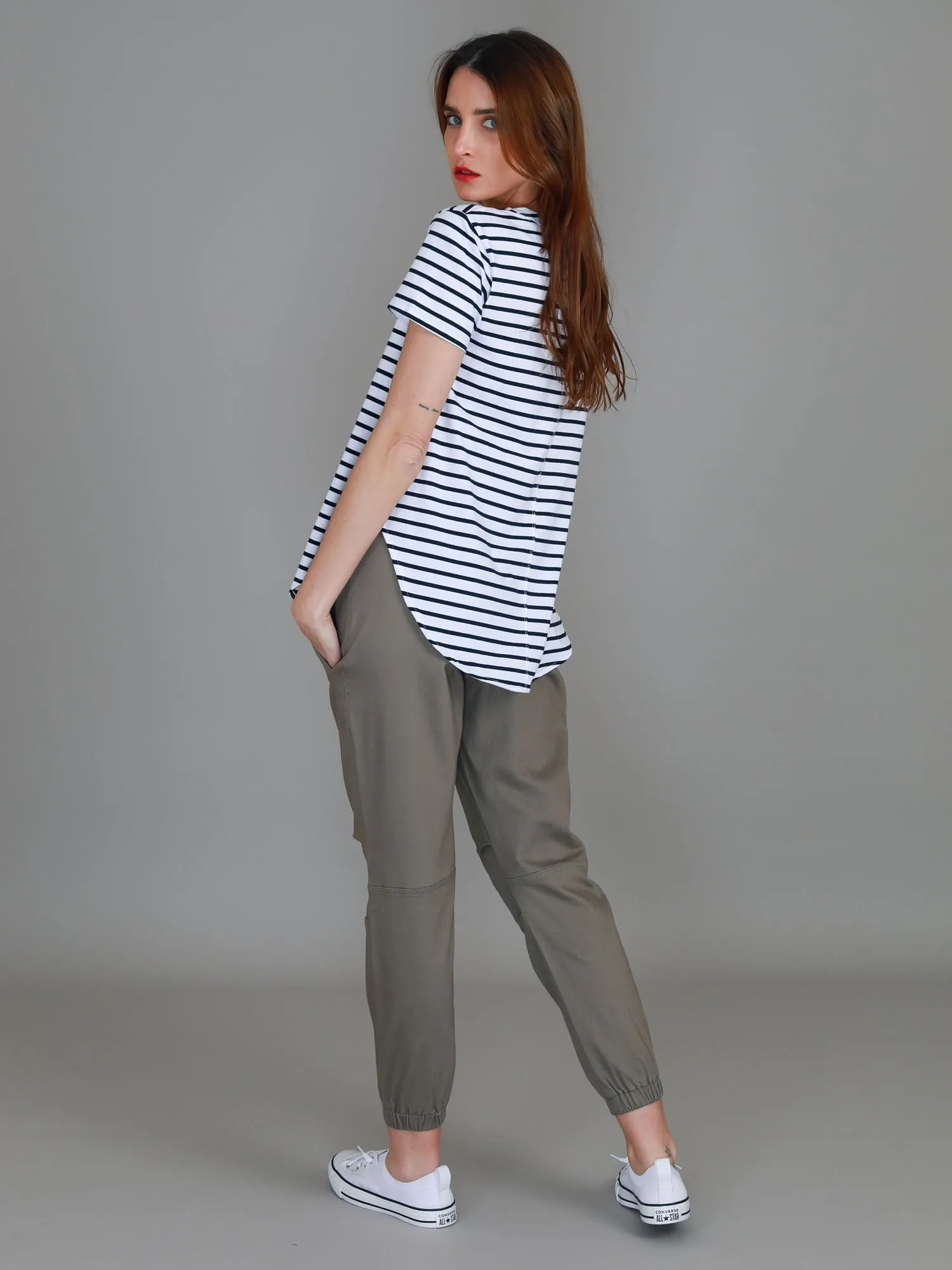 Elwood [-5cm] Curved Hem Tee