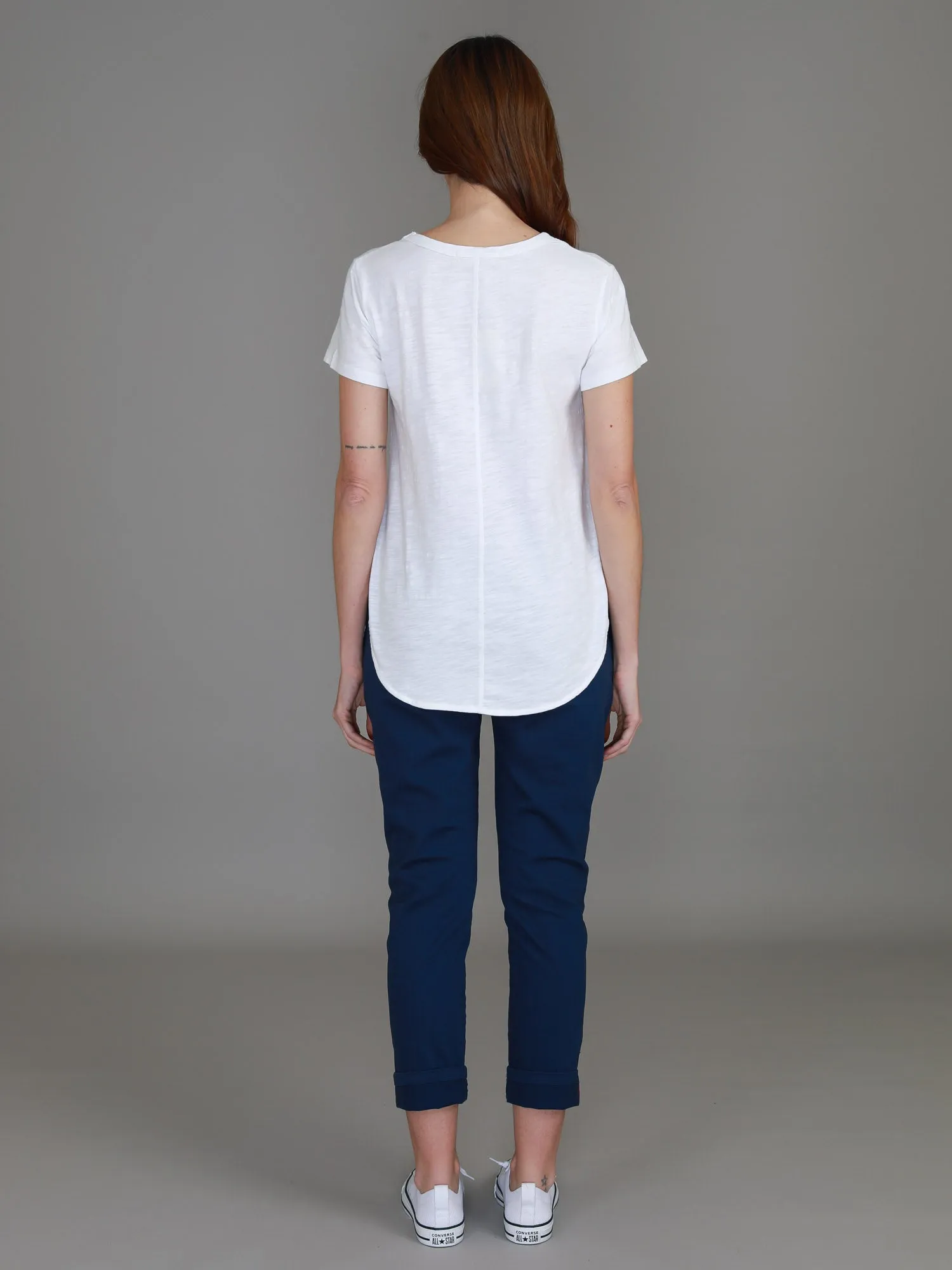 Elwood [-5cm] Curved Hem Tee