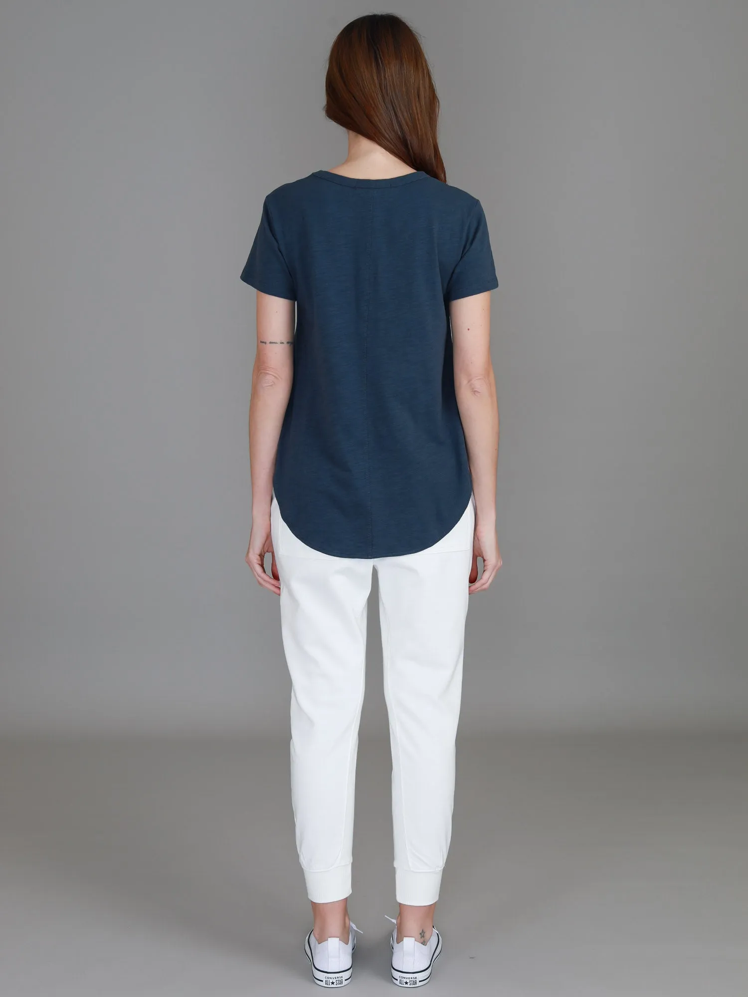 Elwood [-5cm] Curved Hem Tee