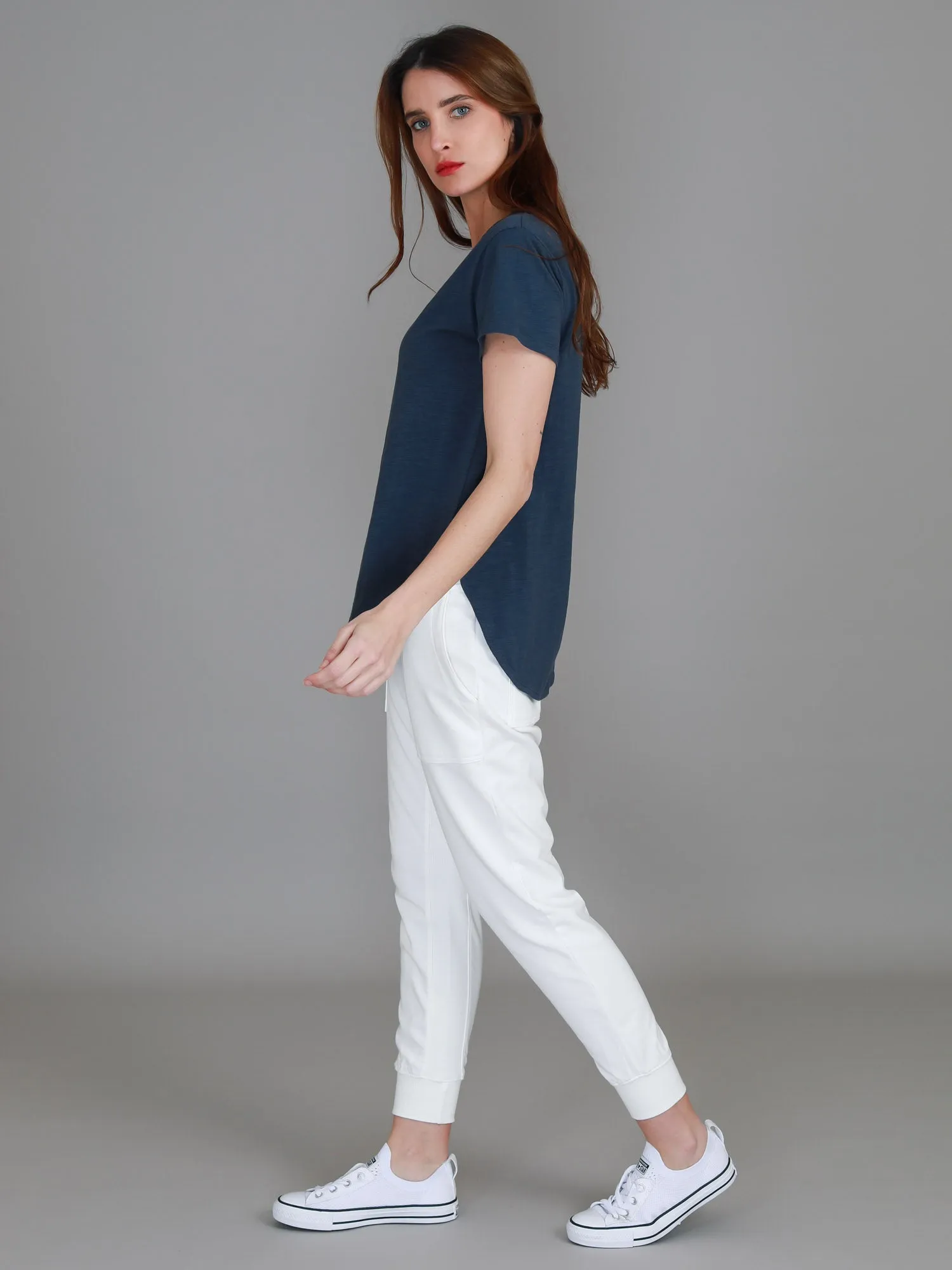 Elwood [-5cm] Curved Hem Tee