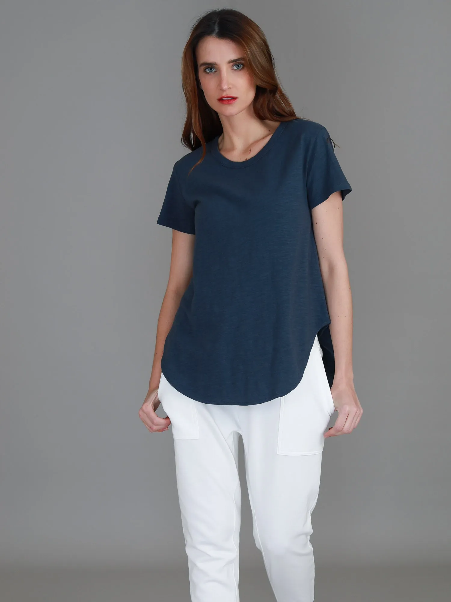 Elwood [-5cm] Curved Hem Tee