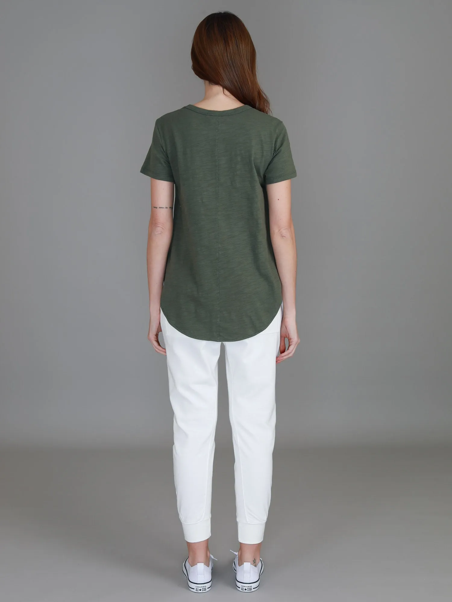 Elwood [-5cm] Curved Hem Tee