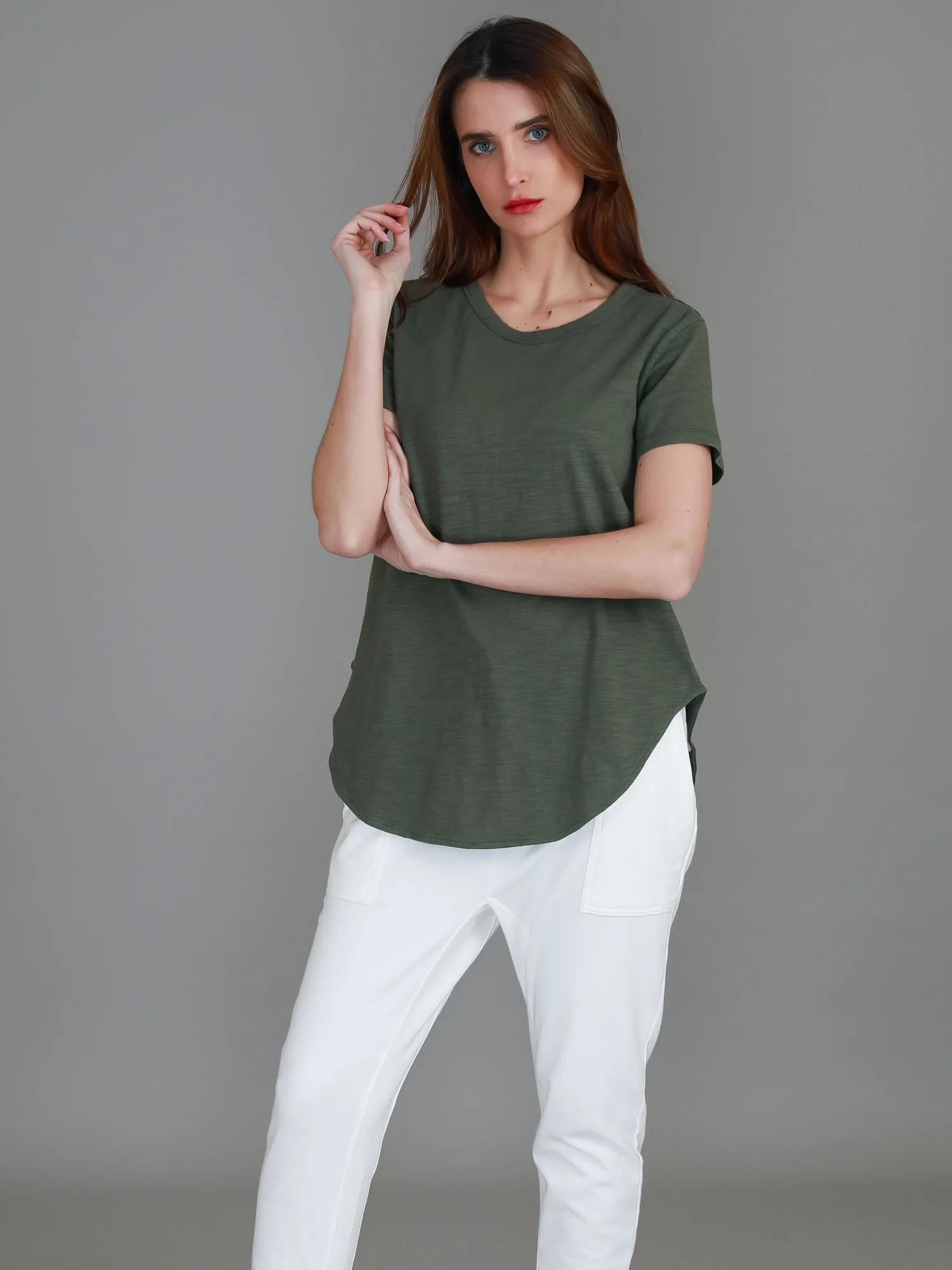 Elwood [-5cm] Curved Hem Tee