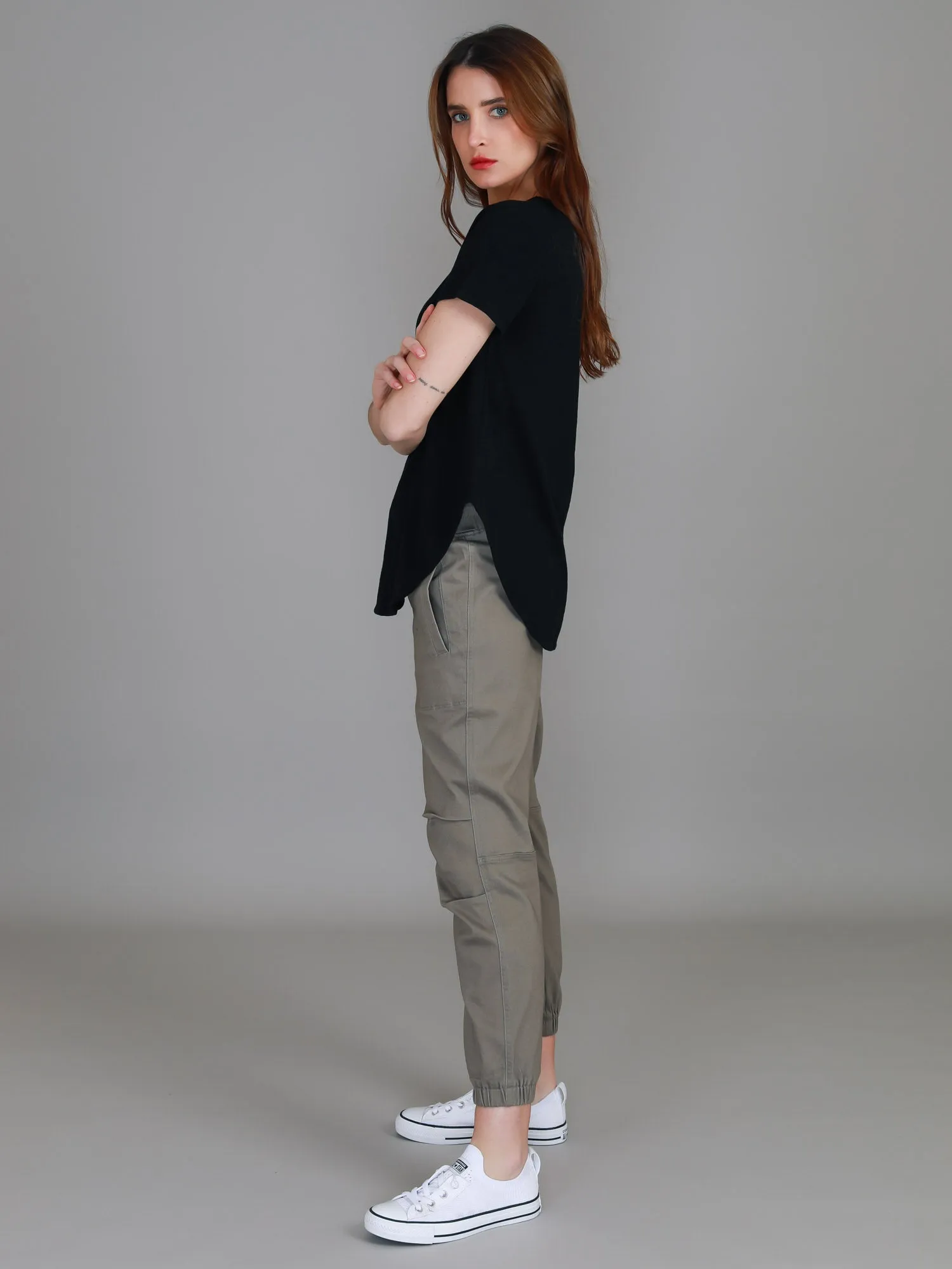 Elwood [-5cm] Curved Hem Tee