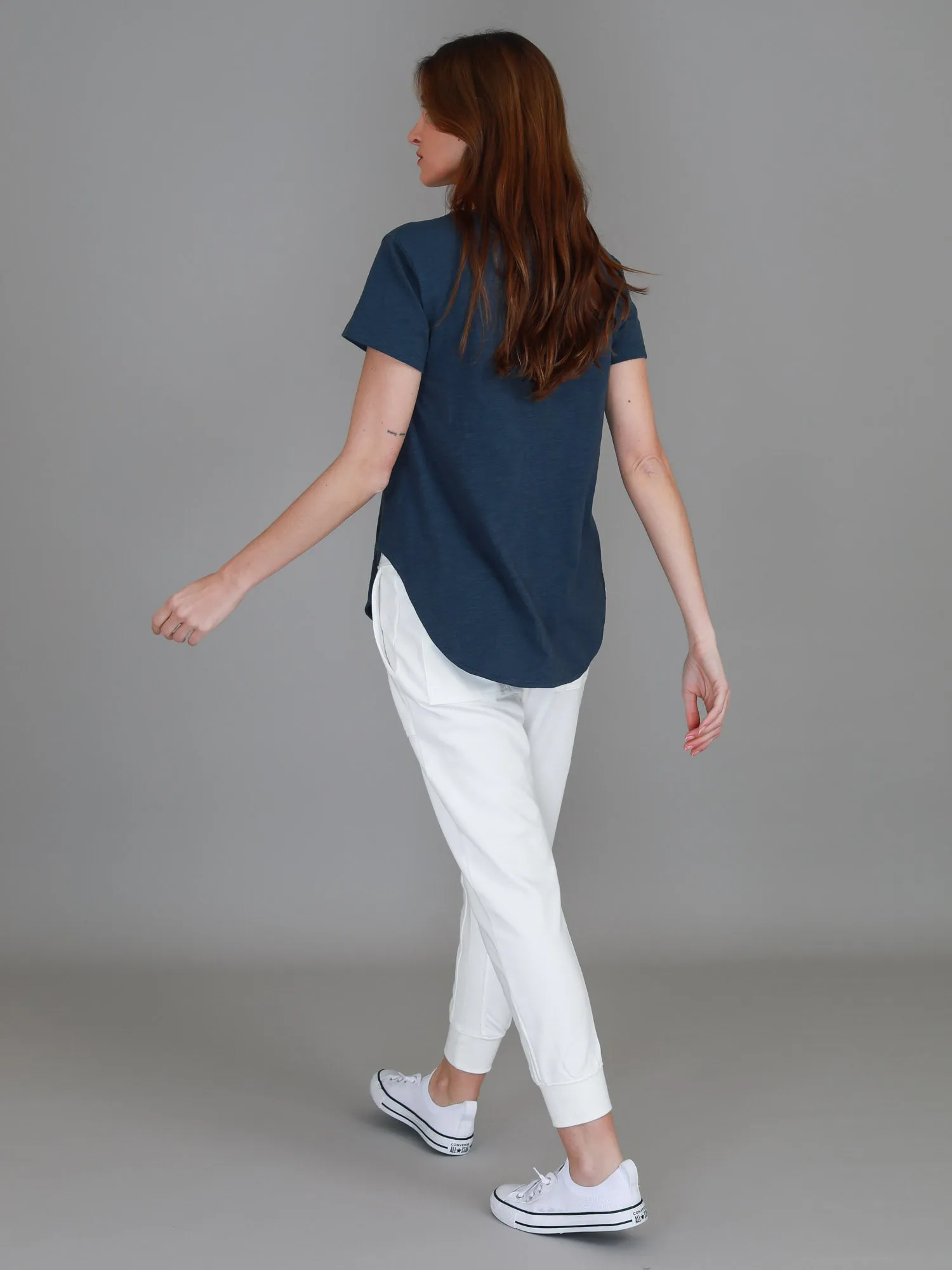 Elwood [-5cm] Curved Hem Tee