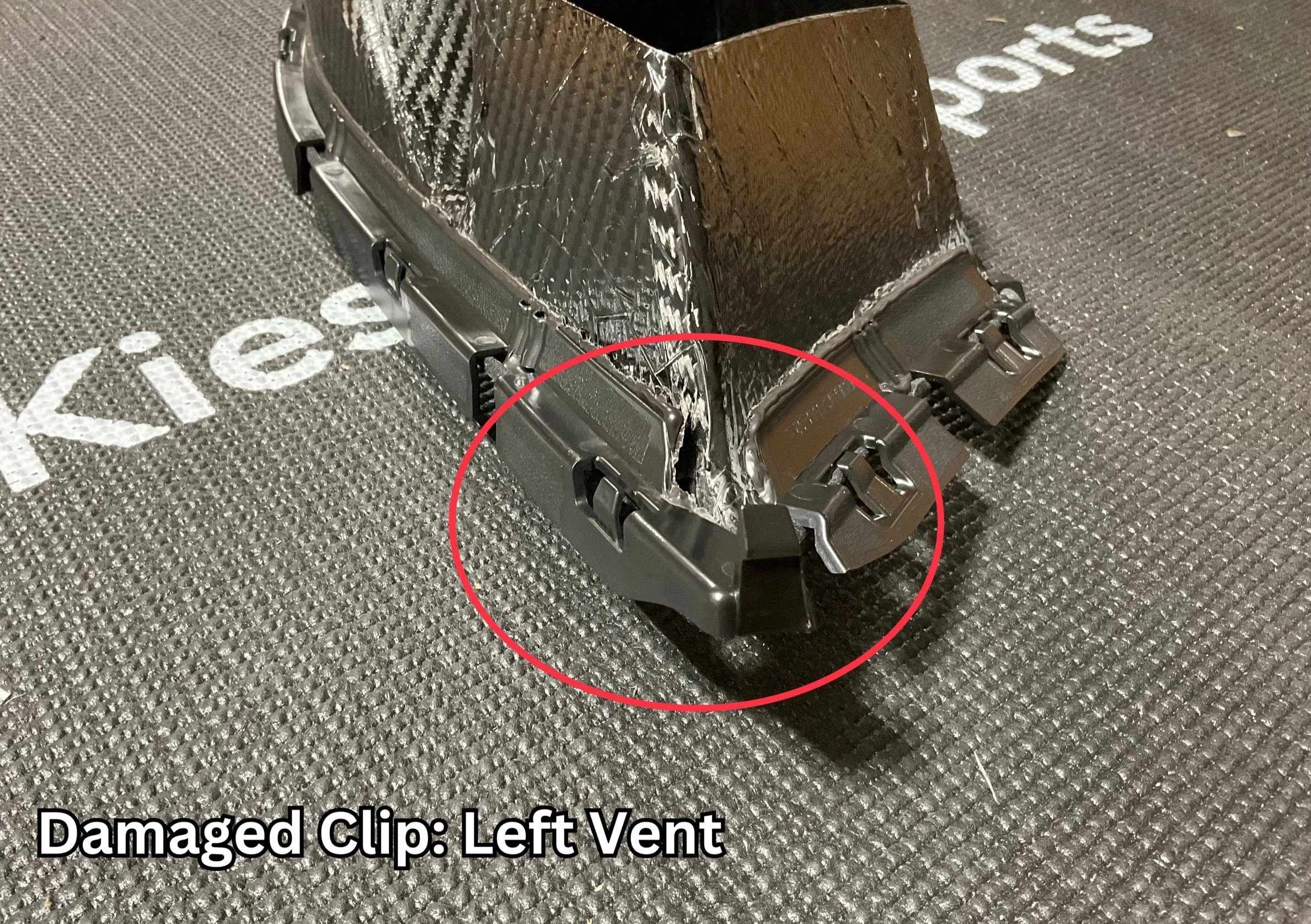 Open Box - G80 M3/ G82 M4 Carbon Fiber Vent Trim (Loose Clip)