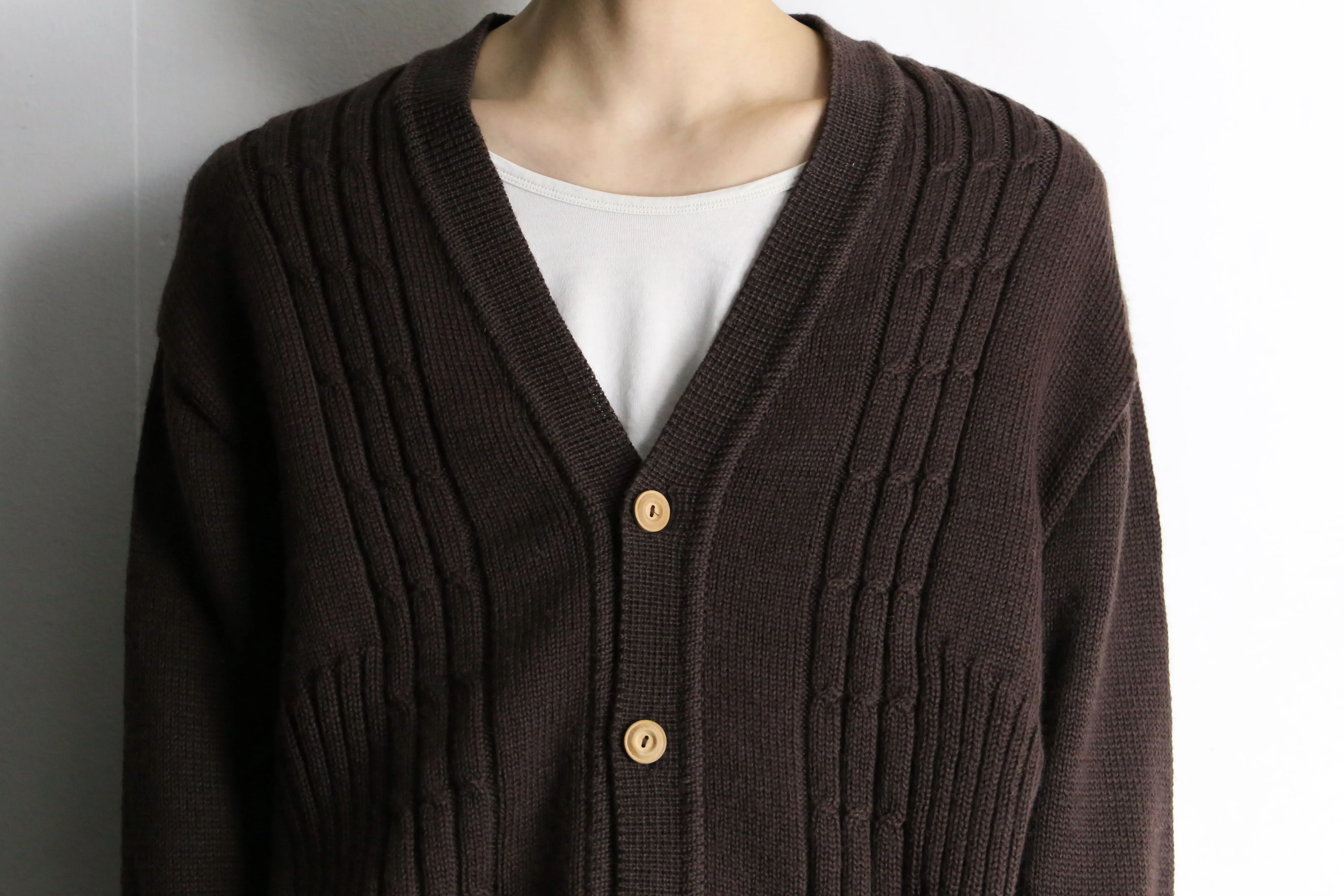 wood button brown knit cardigan