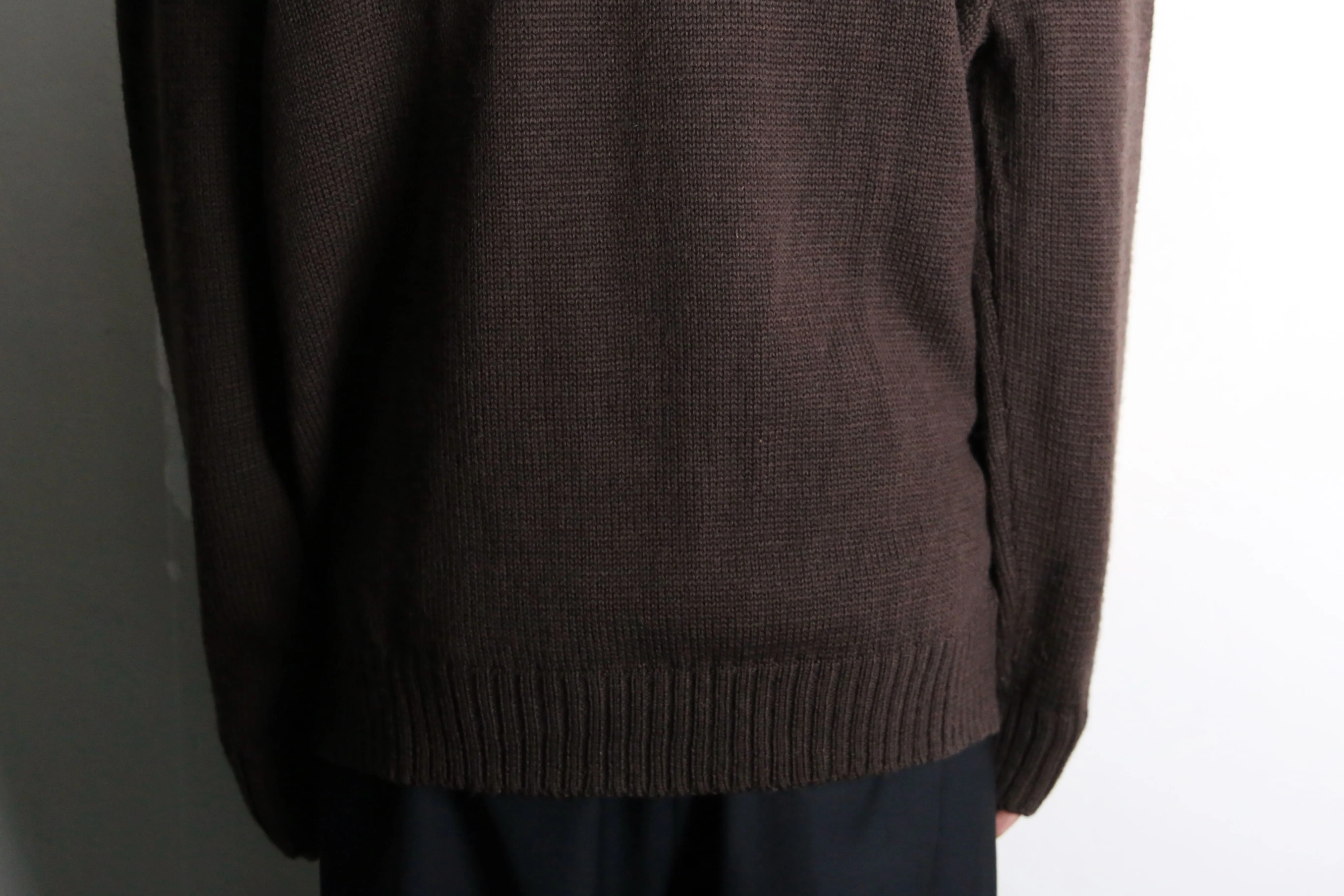 wood button brown knit cardigan