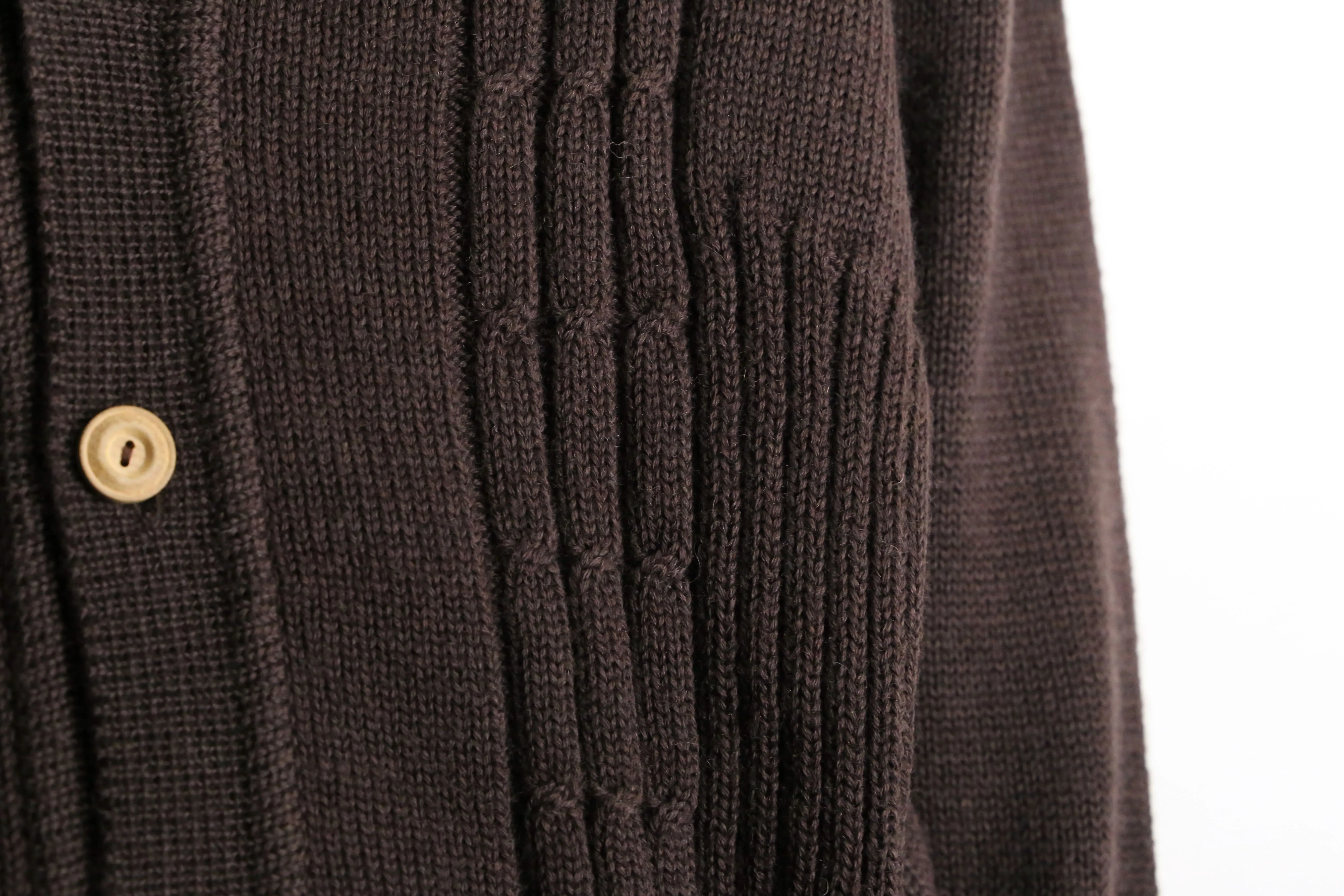 wood button brown knit cardigan